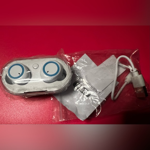 Mini TWS Wireless Bluetooth Earphones - Picture 3 of 6